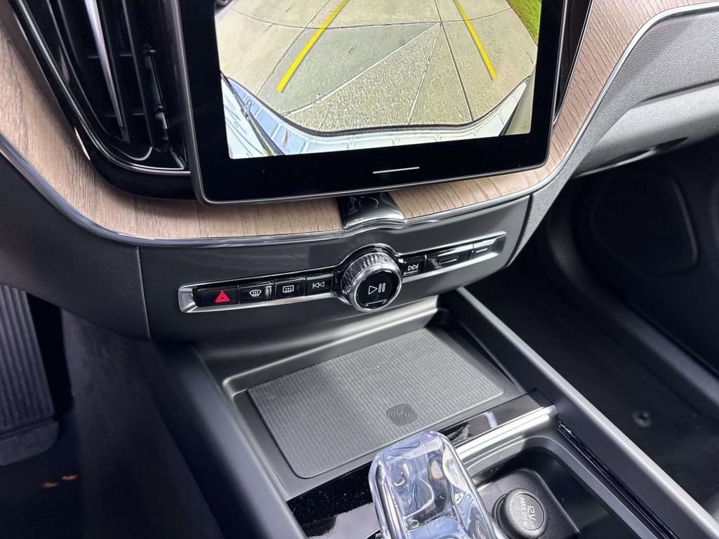 New 2026 Volvo XC60 B5 Plus w/ Protection Package Premier image 21