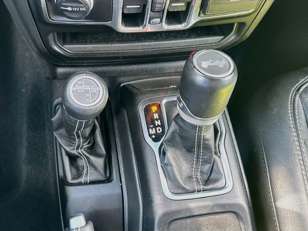 Used 2023 Jeep Wrangler Unlimited Sahara w/ Cold Weather Group AWD/4WD image 18