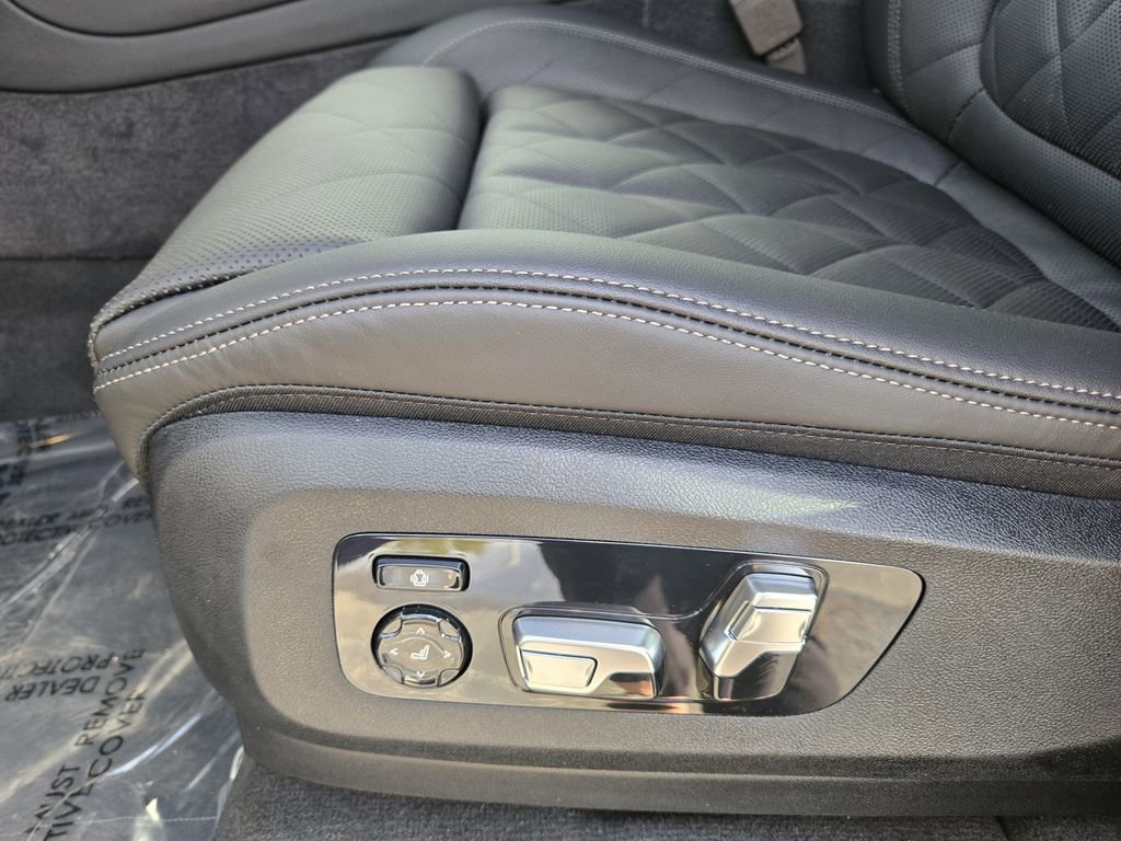 New 2026 BMW X5 xDrive50e w/ M Sport Package AWD/4WD image 25