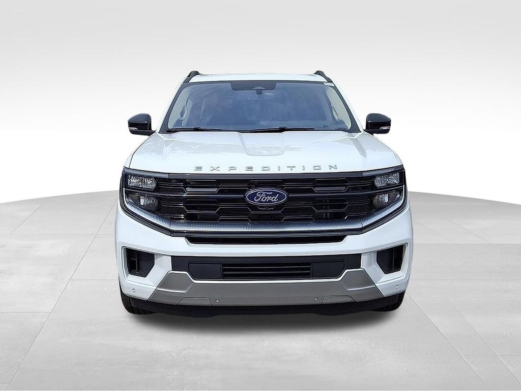 Used 2025 Ford Expedition Max Platinum AWD/4WD image 2