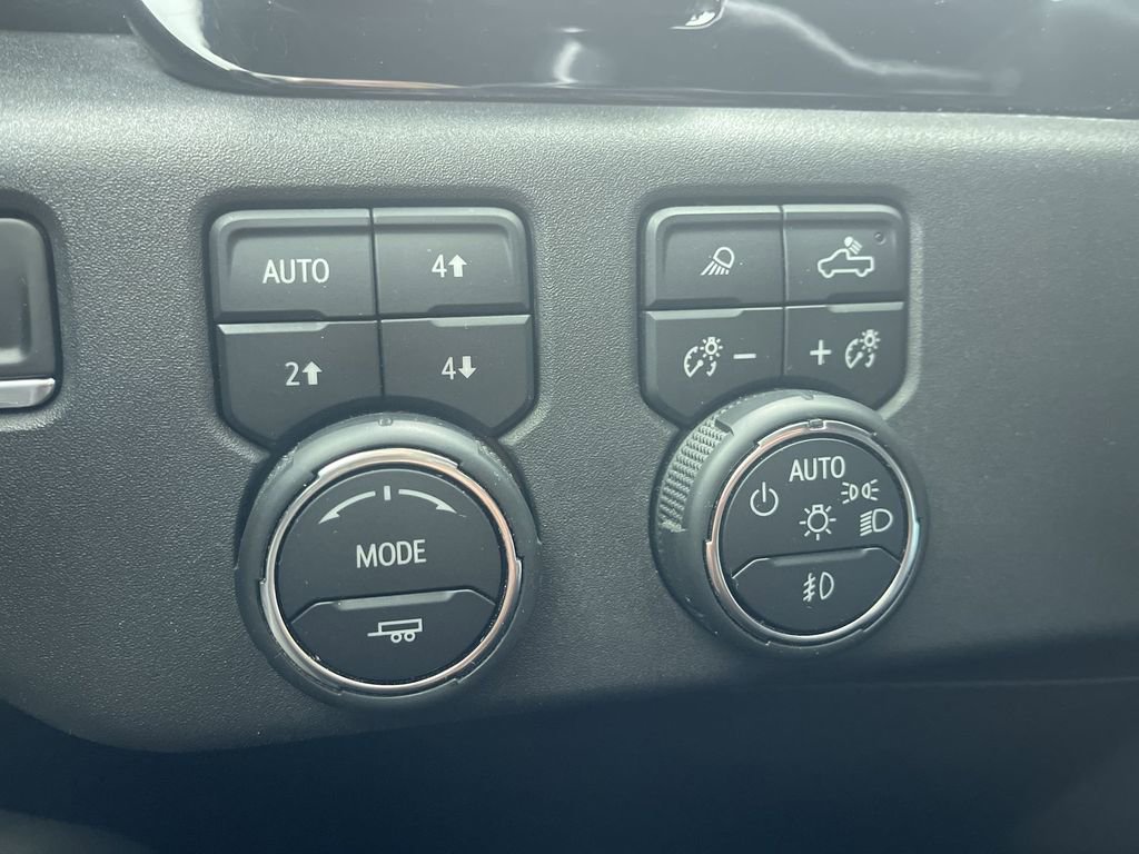 Used 2022 Chevrolet Silverado 1500 ZR2 w/ Technology Package image 44