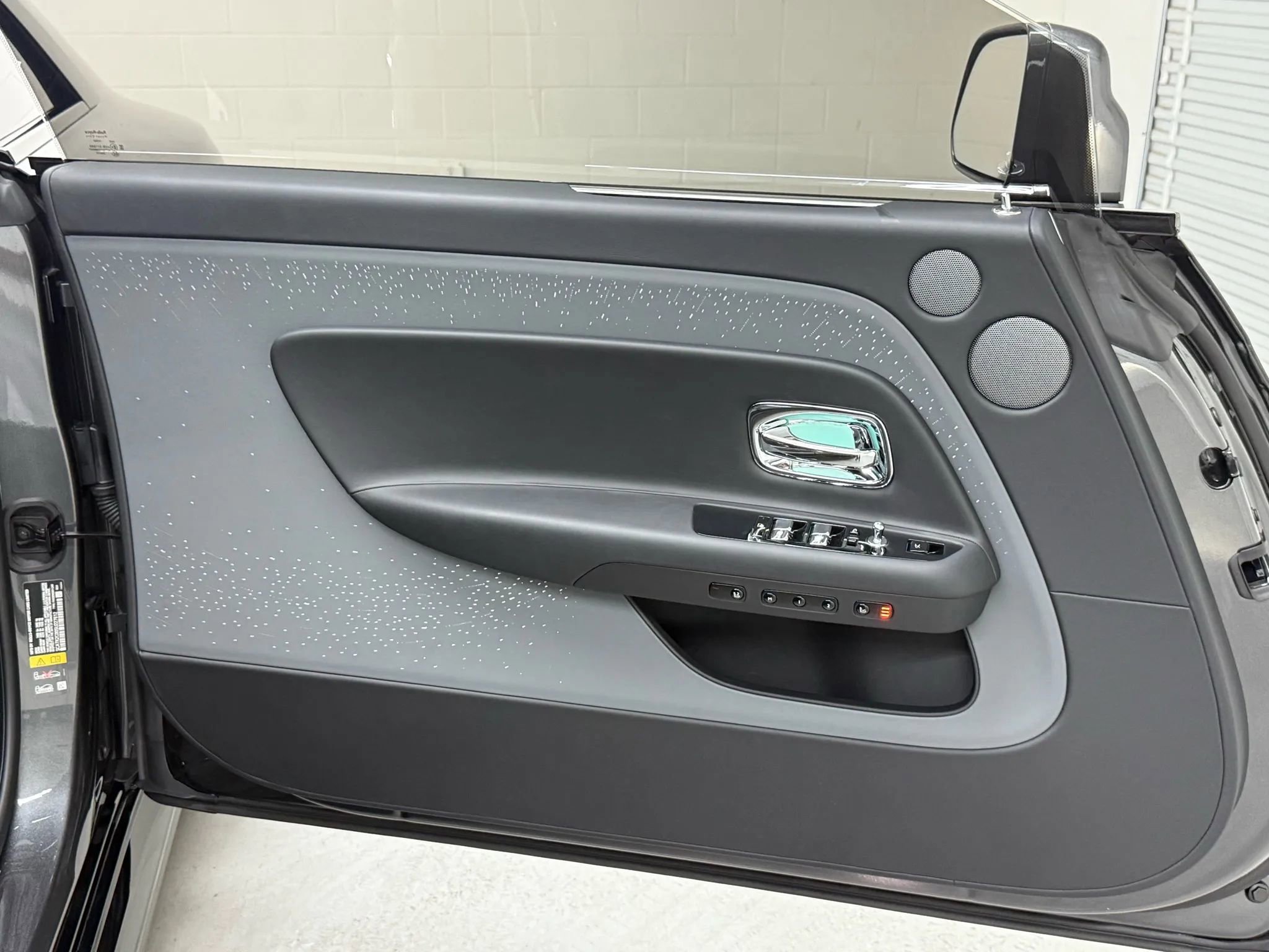 Used 2025 Rolls-Royce Spectre image 15