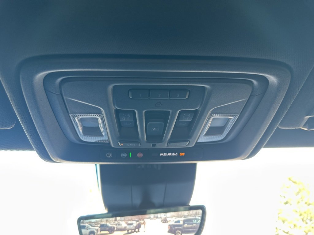 Used 2023 GMC Sierra 1500 AT4 w/ Technology Package image 7