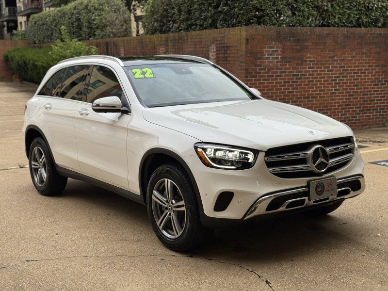 Used 2022 Mercedes-Benz GLC 300 4MATIC image 3