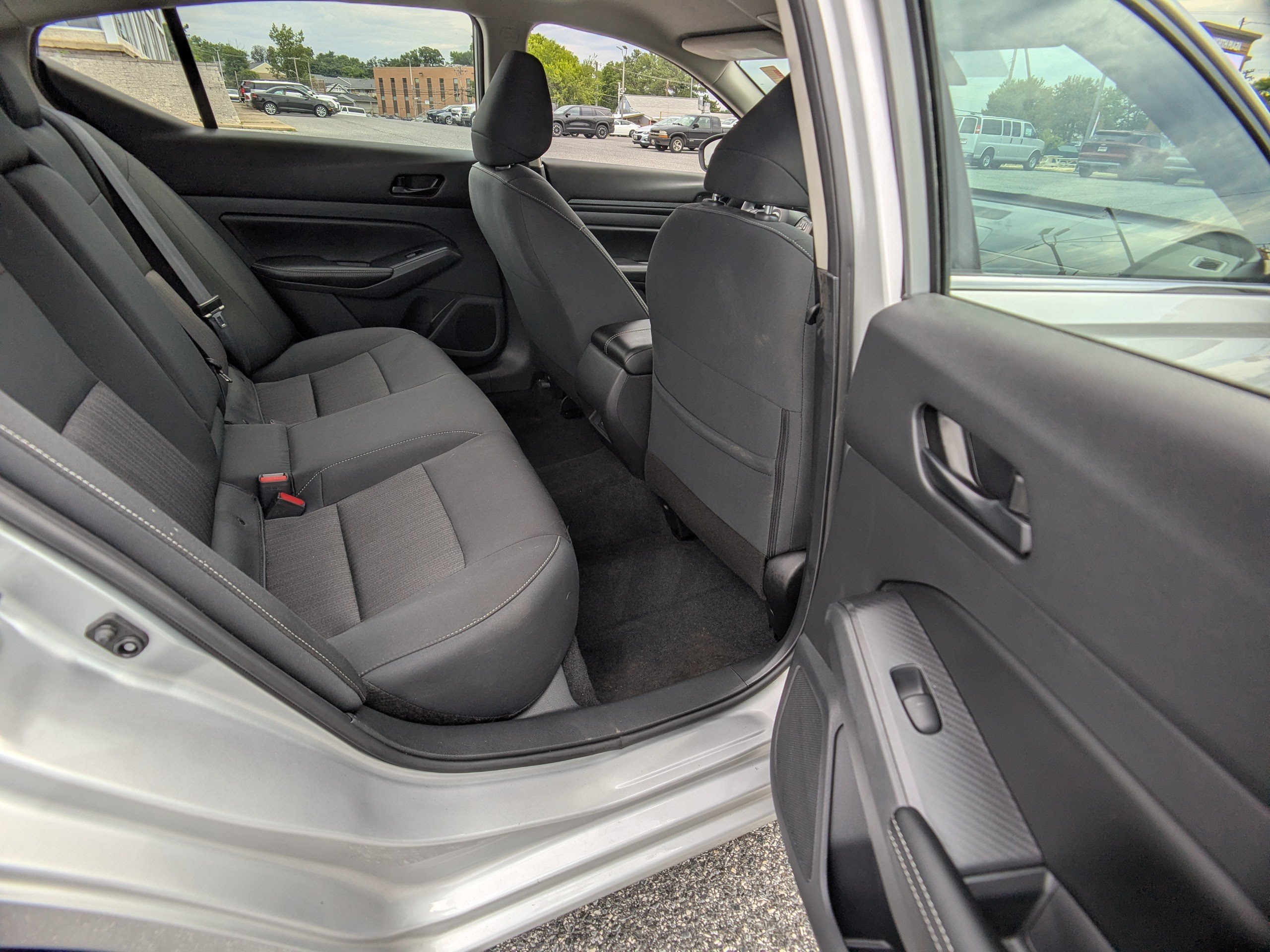 Used 2025 Nissan Altima 2.5 SV AWD/4WD image 13