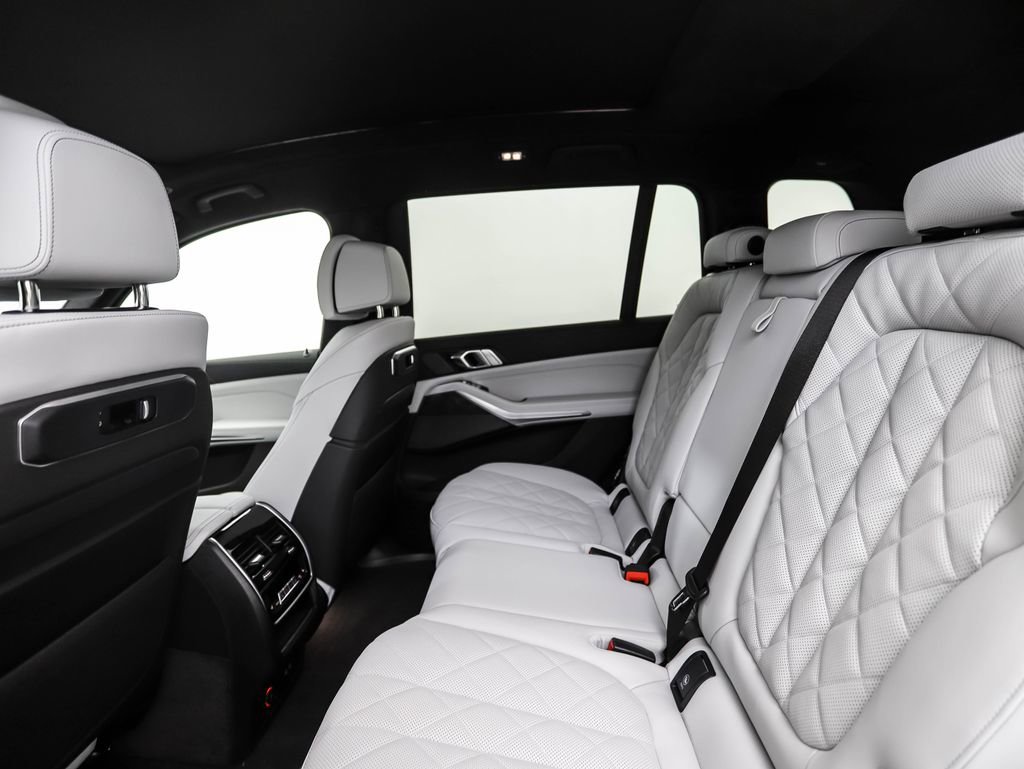 Used 2026 BMW X7 xDrive40i image 19