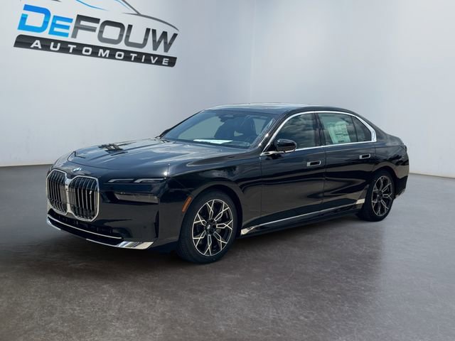 Used 2025 BMW i7 xDrive60 w/ Premium Package image 7