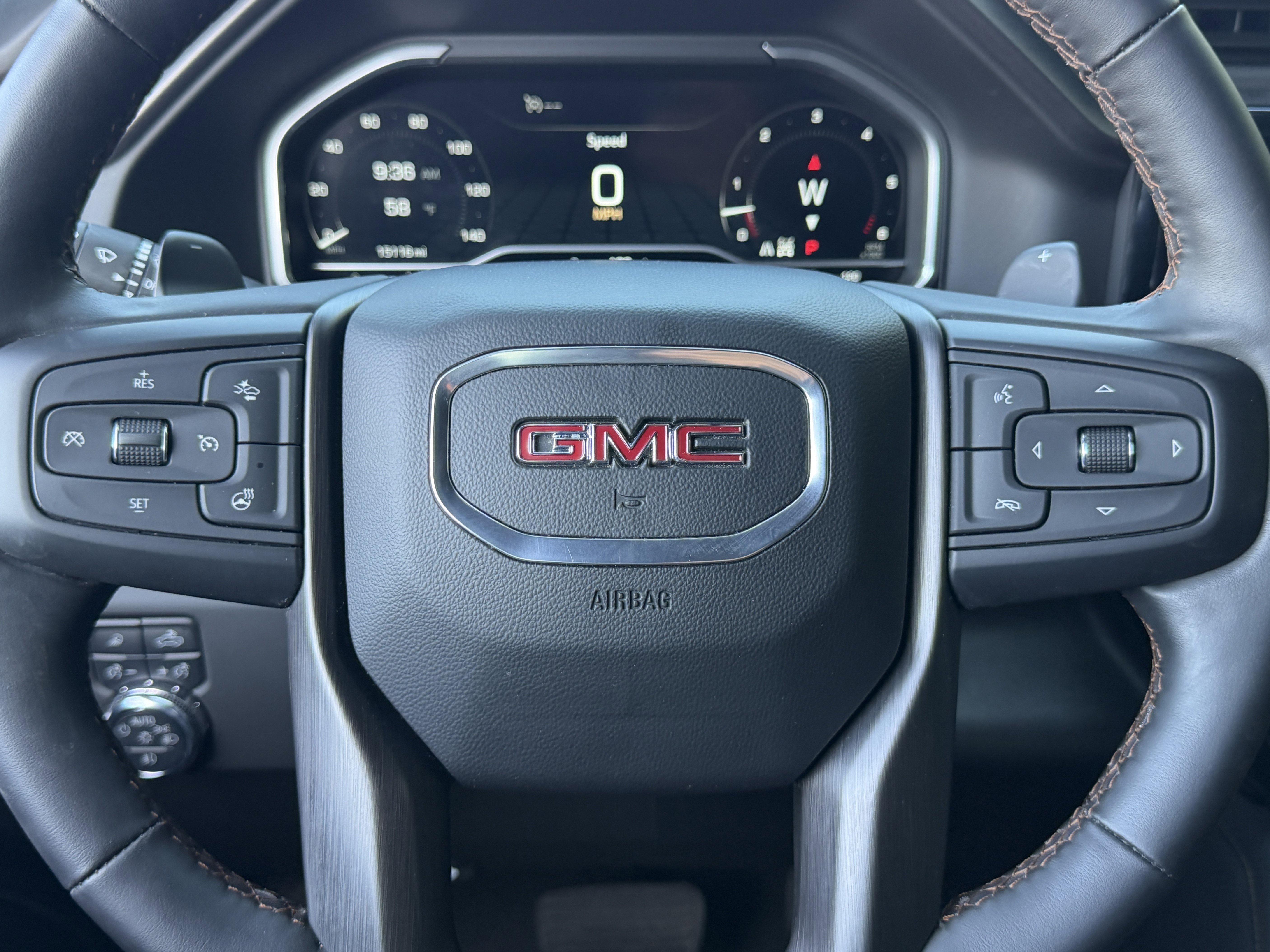 Used 2024 GMC Sierra 1500 AT4 w/ Technology Package AWD/4WD image 31
