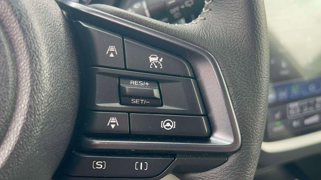 Certified 2025 Subaru Forester Limited image 13