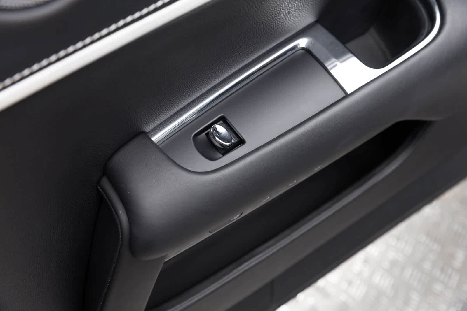 Certified 2018 Rolls-Royce Wraith RWD image 51
