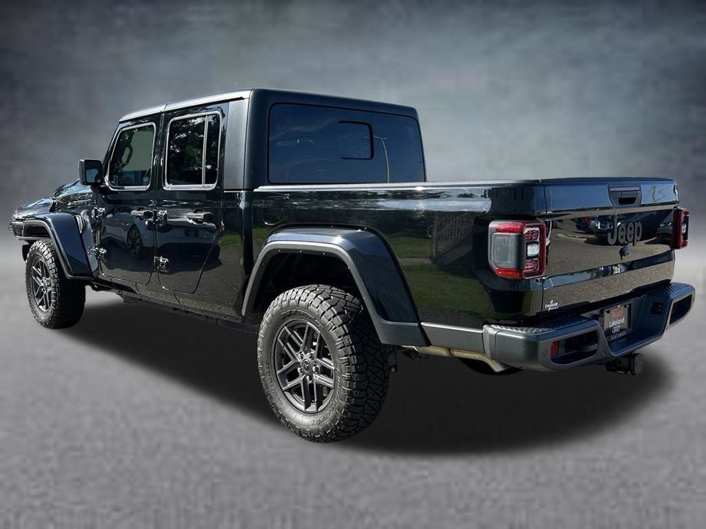 Used 2024 Jeep Gladiator Sport AWD/4WD image 3