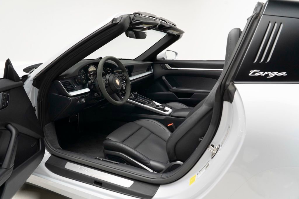 Used 2024 Porsche 911 Targa 4S w/ Premium Package image 13