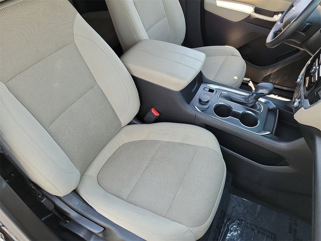 Used 2022 Chevrolet Traverse LS image 20