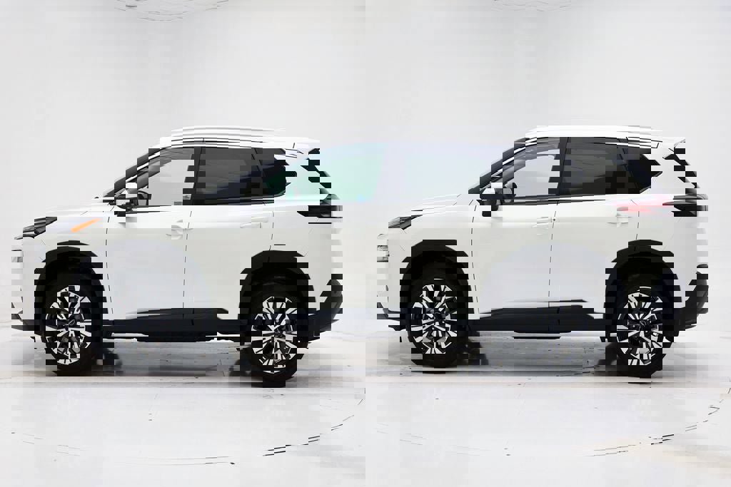 Used 2023 Nissan Rogue SV w/ SV Premium Package image 6