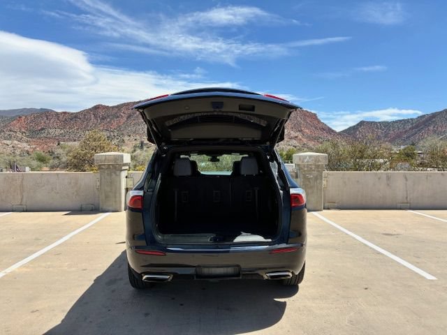Used 2023 Buick Enclave Essence w/ Sport Touring Edition AWD/4WD image 8