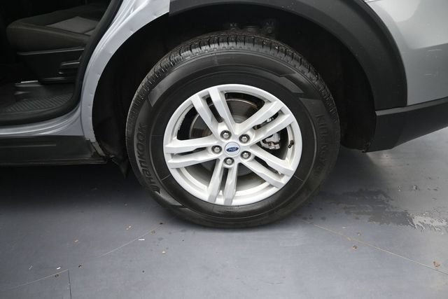 Used 2023 Ford Explorer XLT RWD image 13