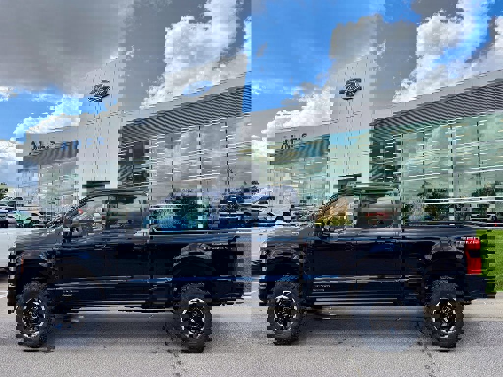New 2026 Ford F250 Platinum w/ Tremor Off-Road Package image 2