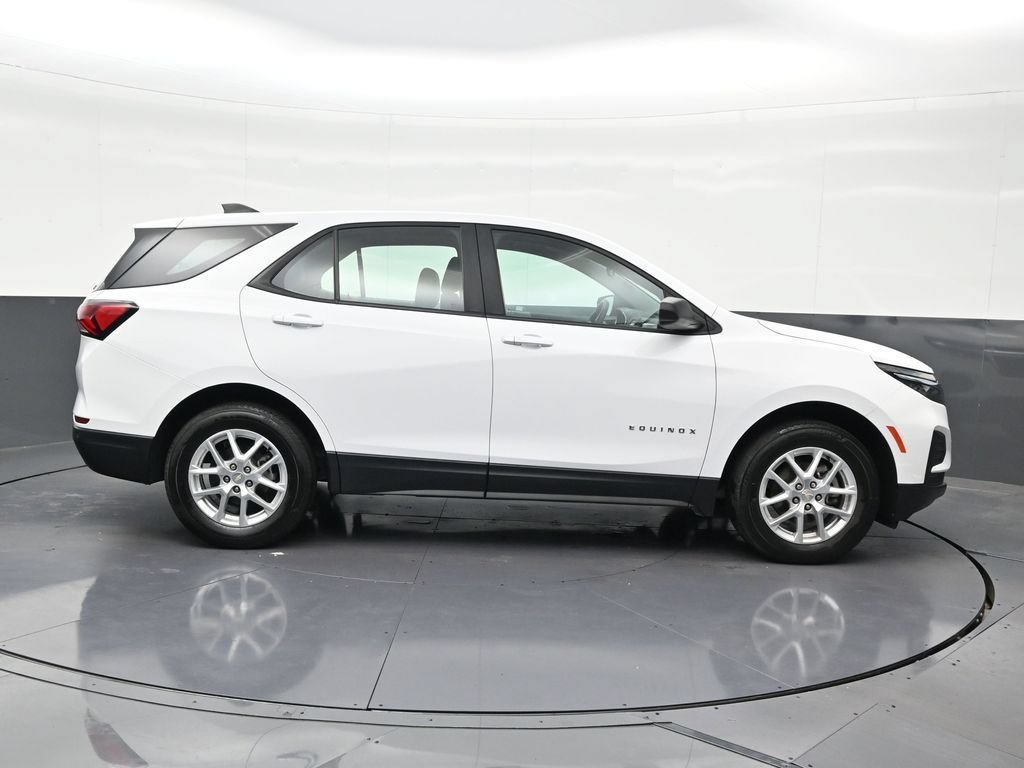 Used 2023 Chevrolet Equinox LS w/ Driver Confidence II Package AWD/4WD image 7