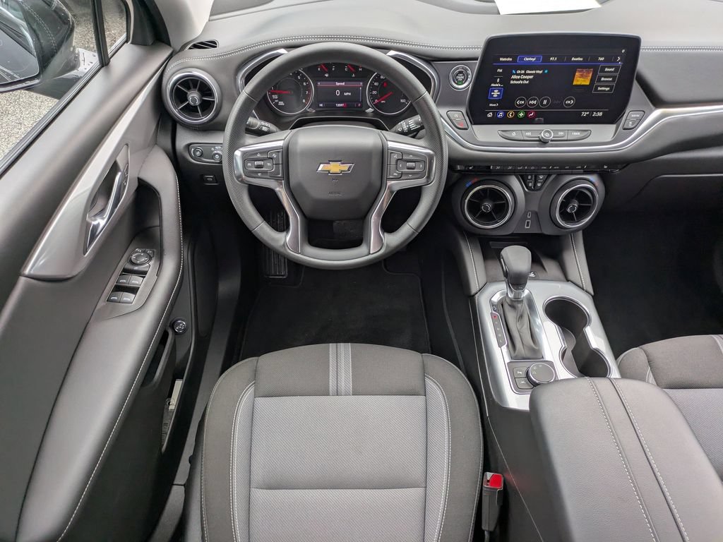 Used 2024 Chevrolet Blazer LT w/ Convenience Package FWD image 16