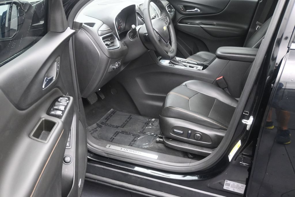 Used 2023 Chevrolet Equinox Premier FWD image 11