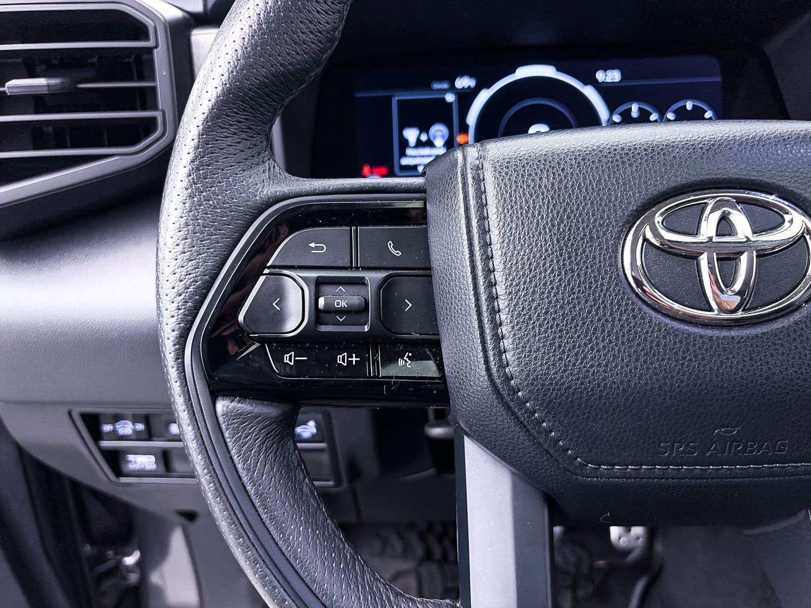 Used 2023 Toyota Sequoia TRD Pro AWD/4WD image 32