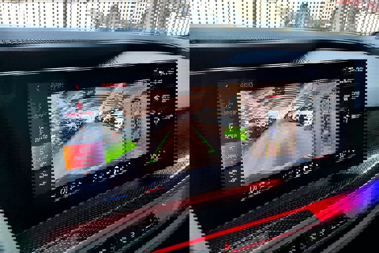 Used 2023 BMW i7 xDrive60 w/ Parking Assistance Package AWD/4WD image 26