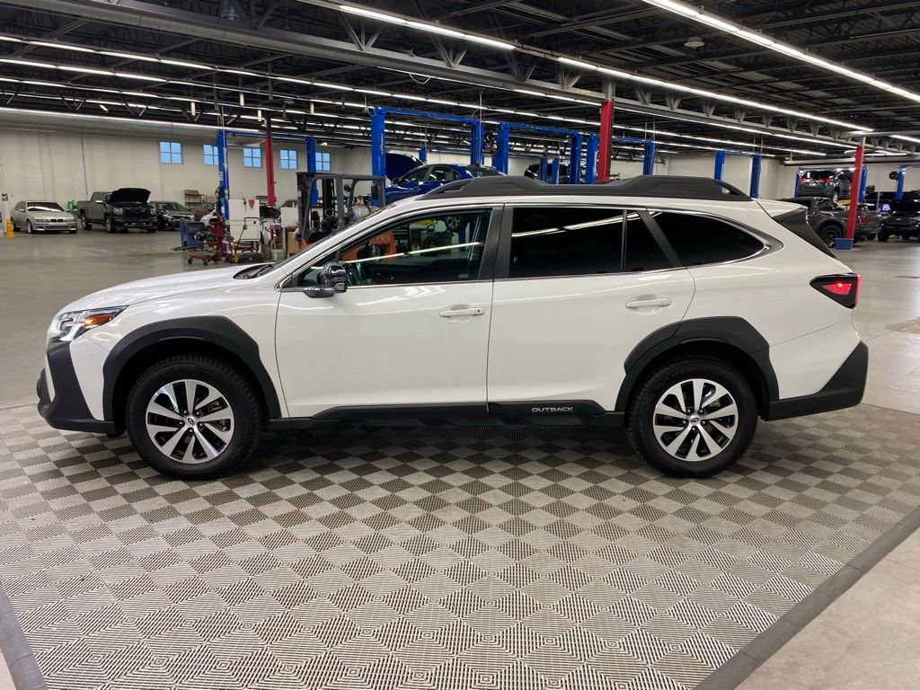 Used 2024 Subaru Outback Premium image 10