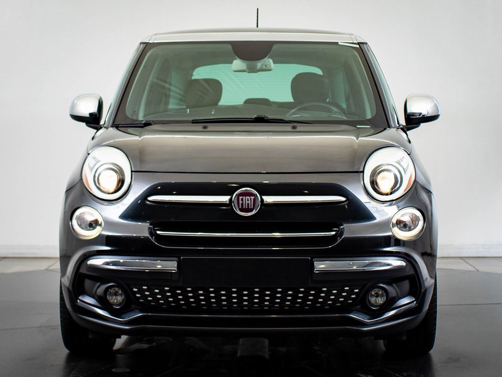 Used 2019 FIAT 500L Lounge w/ Graphite Edition image 2