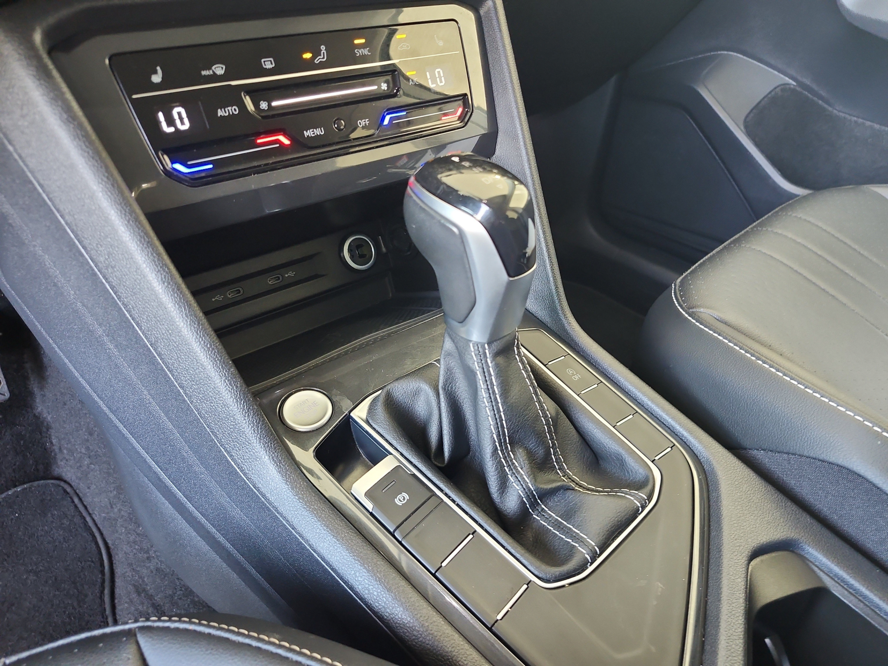 Used 2023 Volkswagen Tiguan SE FWD image 14