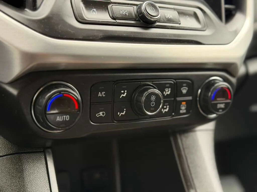 Used 2019 GMC Acadia SLE image 22