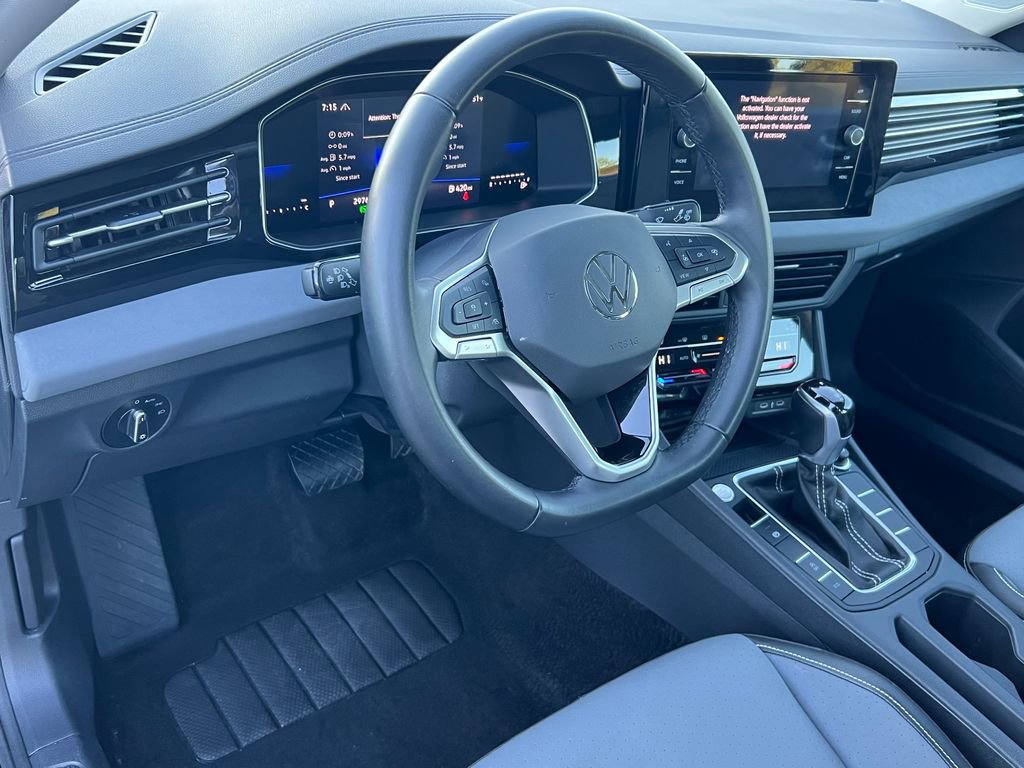 Used 2025 Volkswagen Jetta SE FWD image 16
