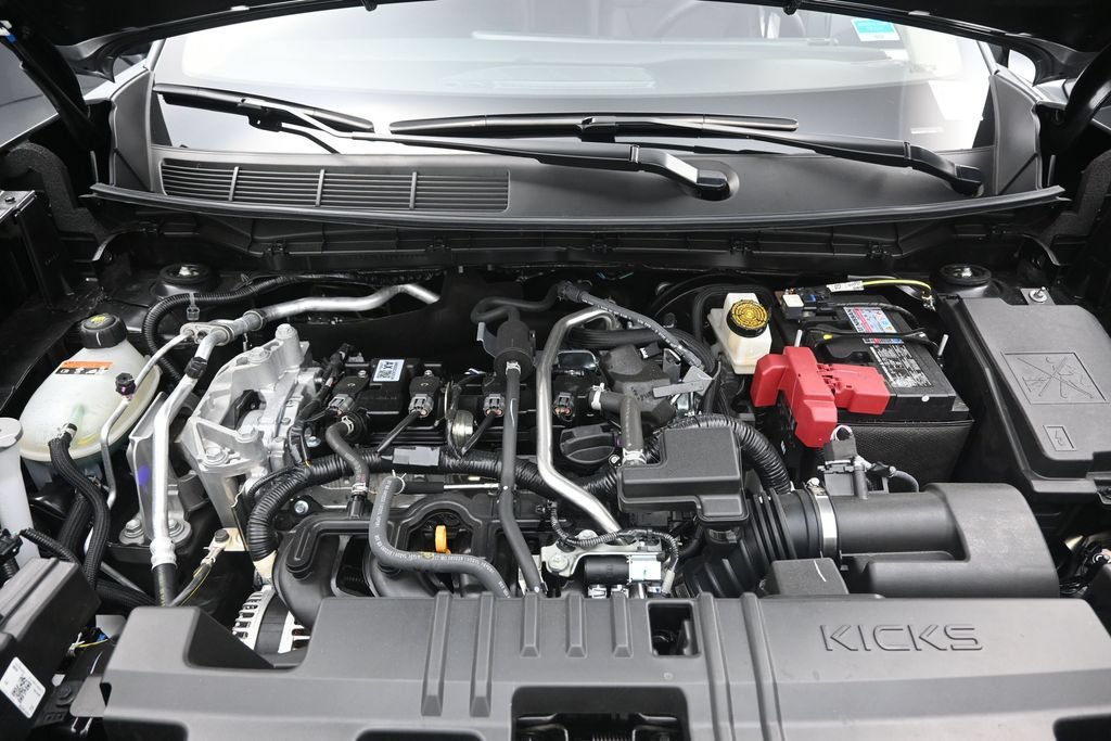 Used 2026 Nissan Kicks SR FWD image 12