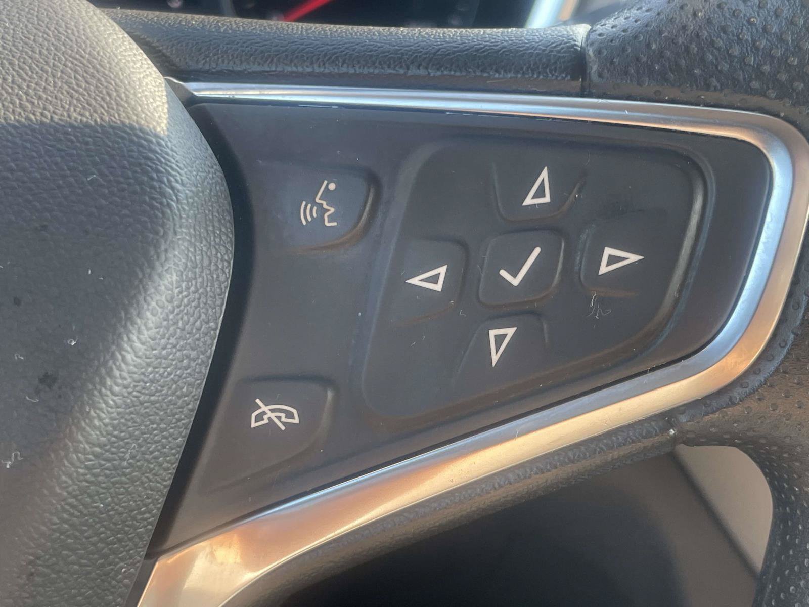 Used 2024 Chevrolet Equinox LS w/ LS Convenience Package FWD image 21