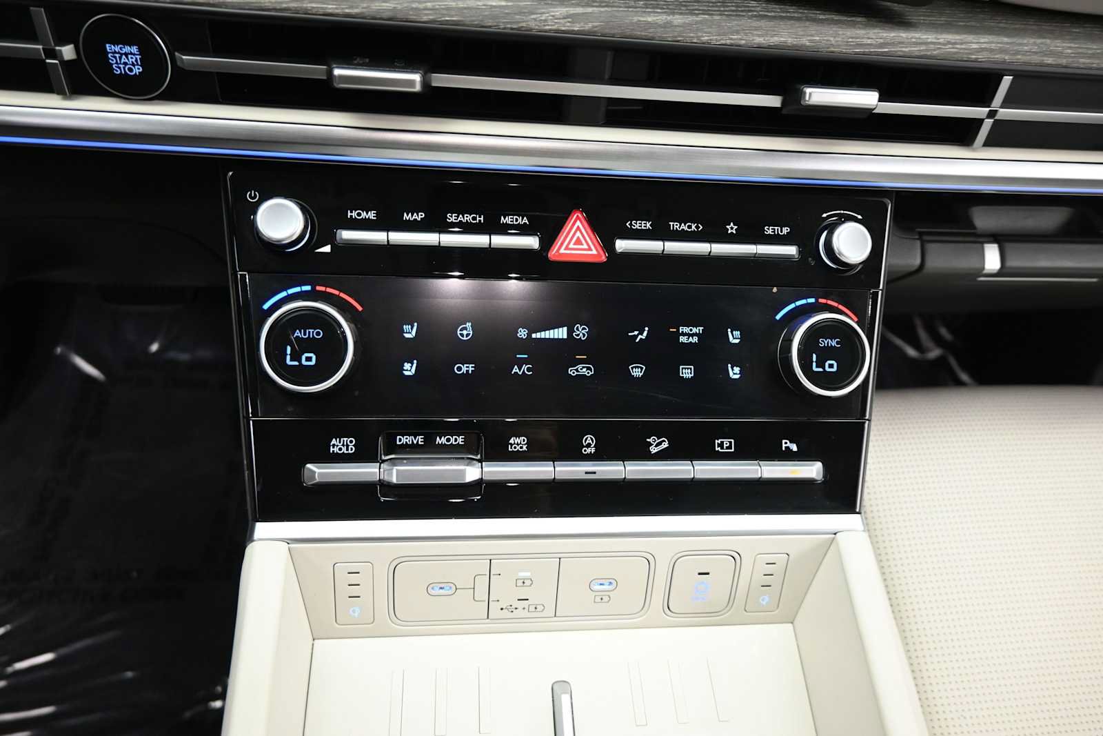 Used 2025 Hyundai Santa Fe Calligraphy AWD/4WD image 23