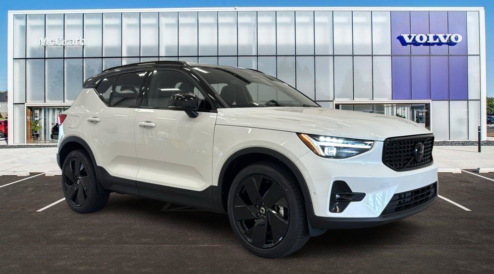 New 2026 Volvo XC40 B5 Ultra w/ Protection Package Premier