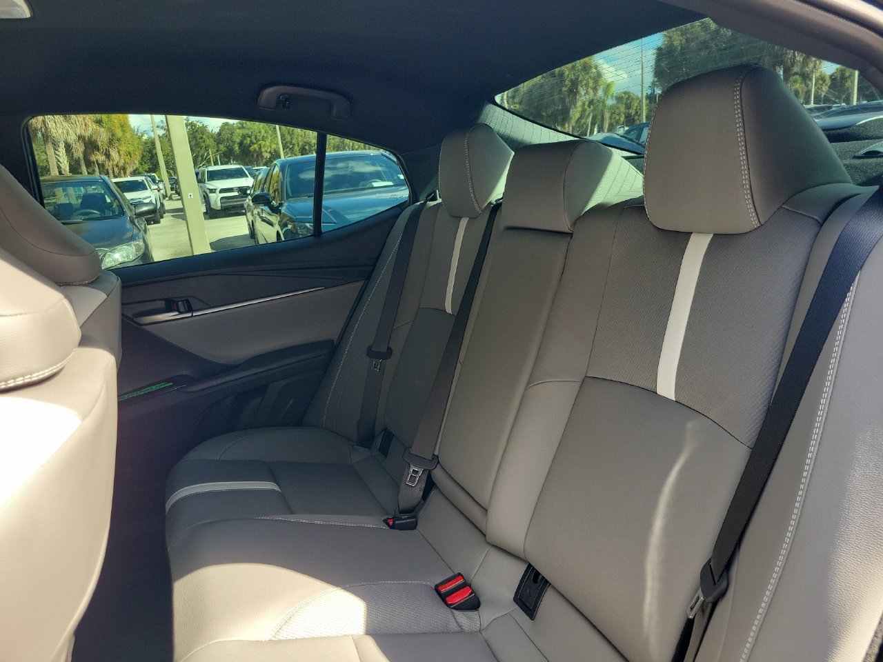 Used 2026 Toyota Camry SE FWD image 10