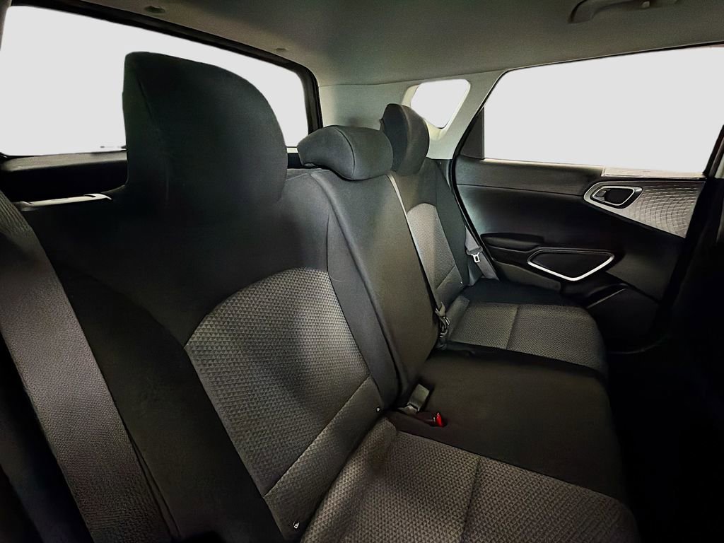 Used 2022 Kia Soul LX image 25