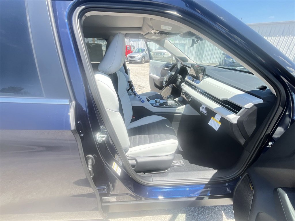 New 2025 Mitsubishi Outlander SE image 25