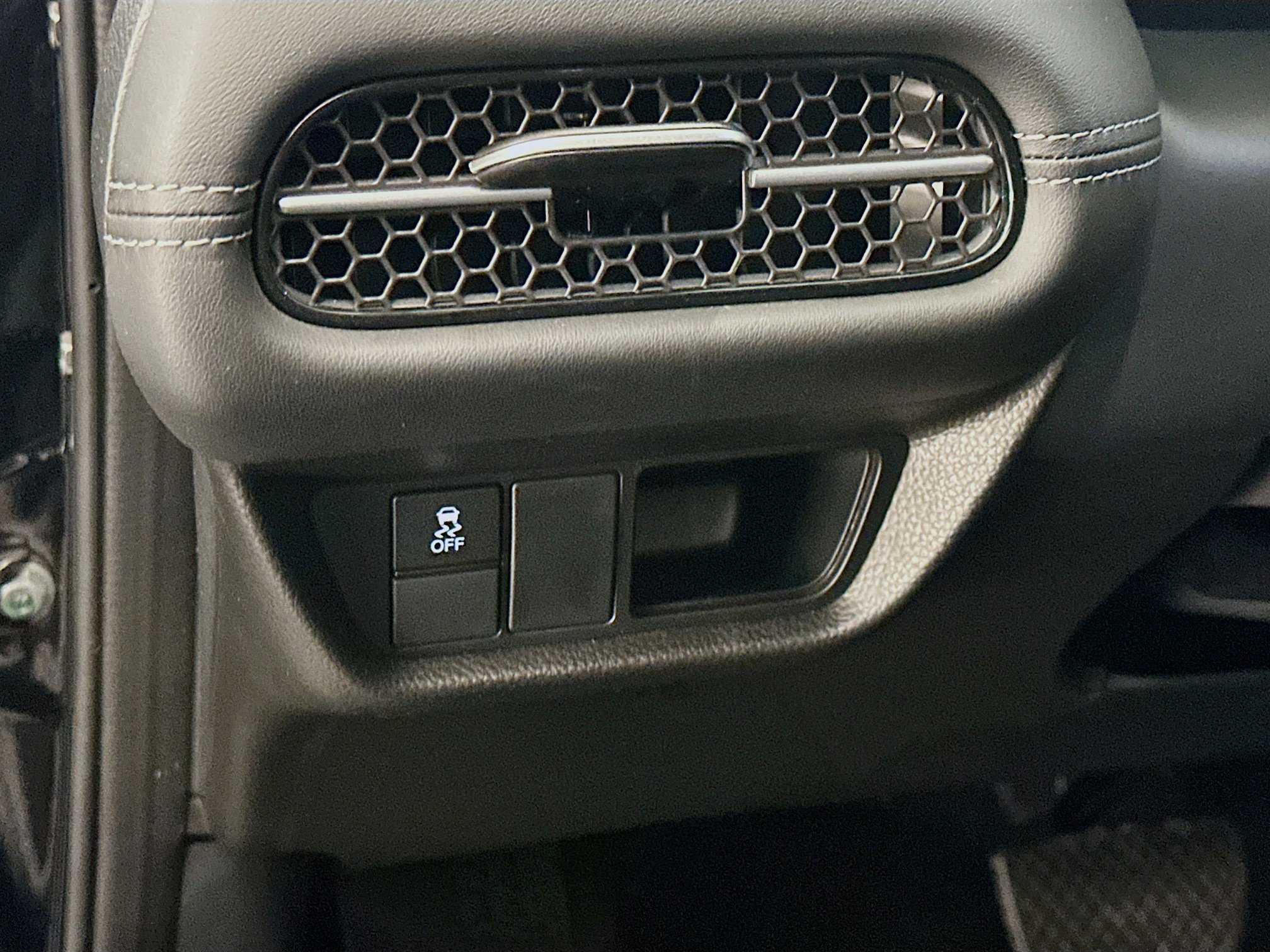 Used 2025 Honda HR-V EX-L image 17