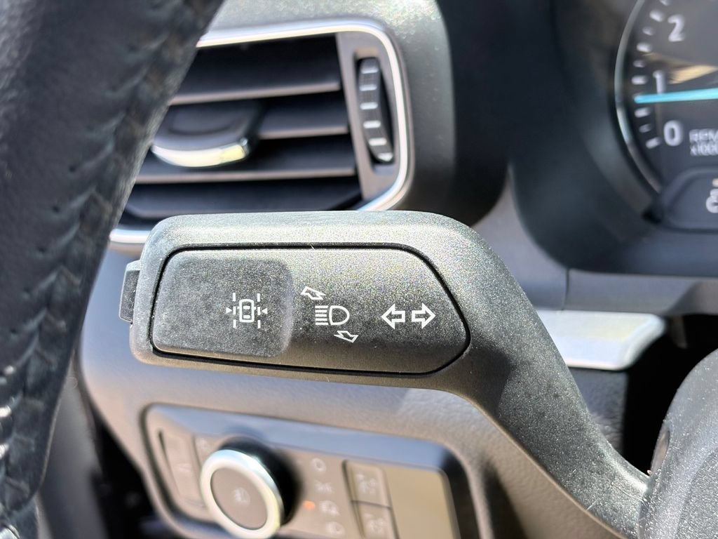 Used 2023 Ford Explorer XLT w/ Equipment Group 202A AWD/4WD image 17