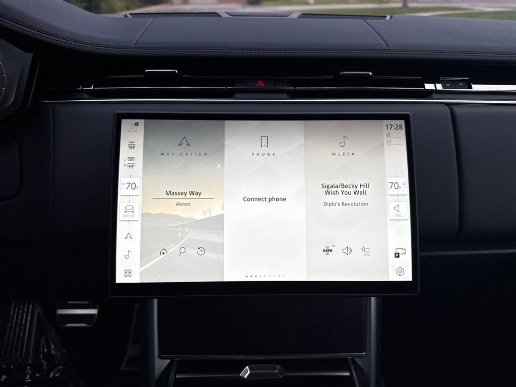 New 2025 Land Rover Range Rover Long Wheelbase SE image 23