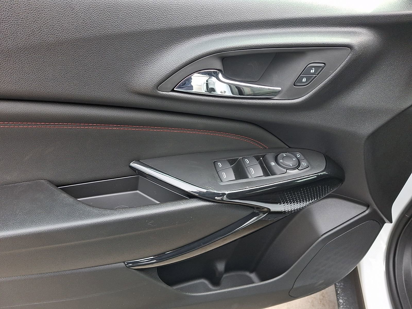 New 2026 Chevrolet Trax RS w/ Driver Confidence Package FWD image 12