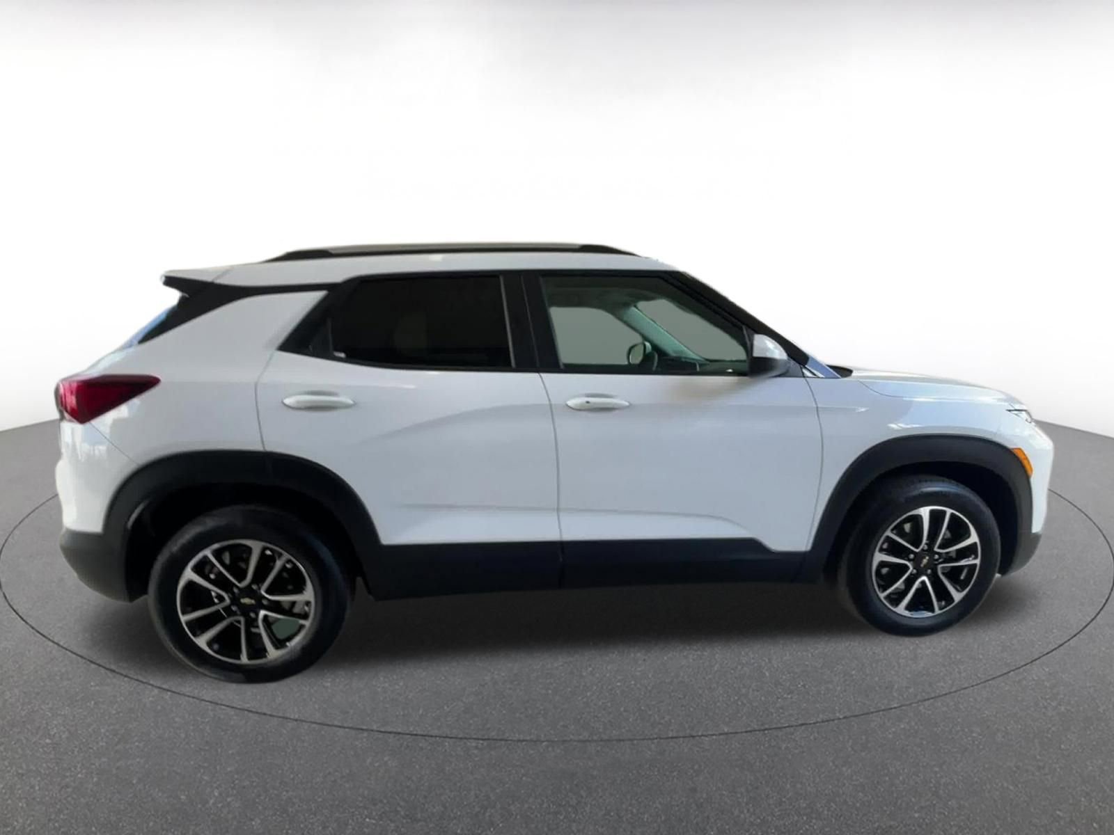 Used 2025 Chevrolet TrailBlazer LT image 16