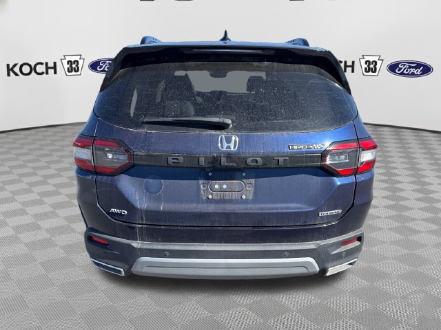 Used 2024 Honda Pilot Touring image 7