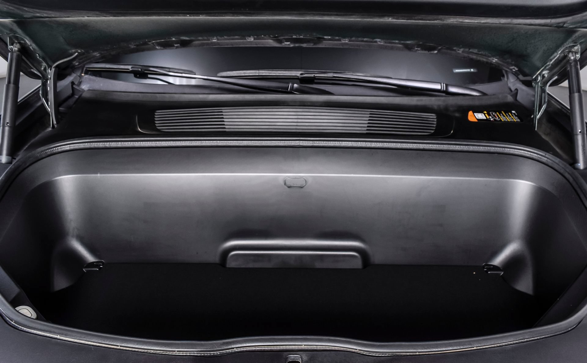Used 2024 Rivian R1S Adventure AWD/4WD image 8