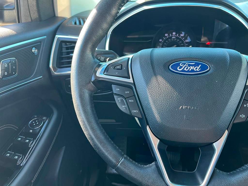 Used 2019 Ford Edge Titanium w/ Cold Weather Package image 16