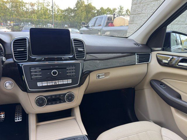 Used 2019 Mercedes-Benz GLE 400 4MATIC image 27