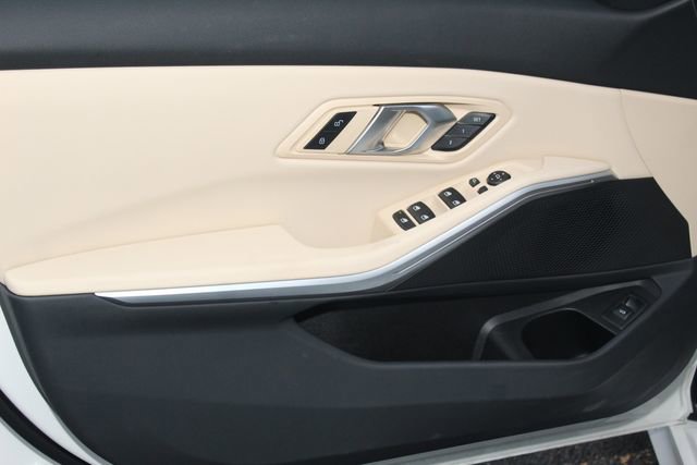 Used 2025 BMW 330i xDrive Sedan w/ M Sport Package image 22