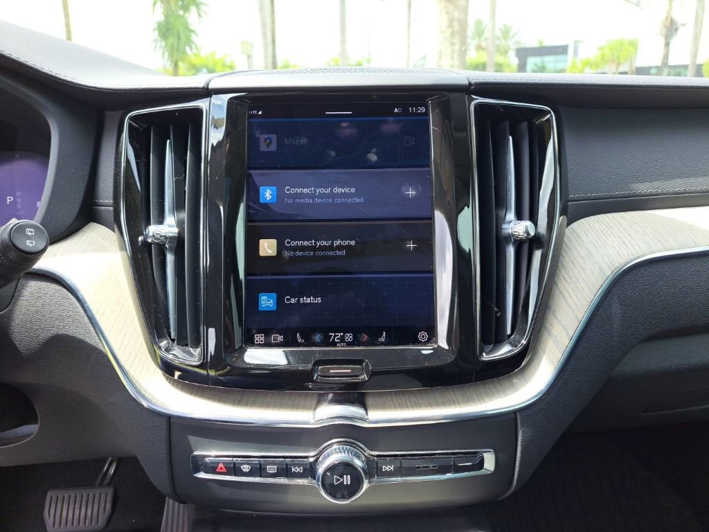 Used 2022 Volvo XC60 B6 Inscription w/ Protection Package Premier image 21