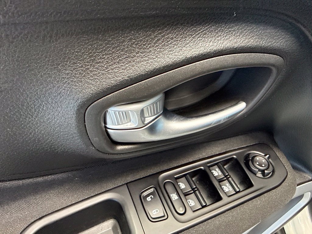 Used 2021 Jeep Renegade Sport w/ Sport Appearance Group AWD/4WD image 18
